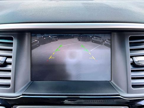 Used 2017 Nissan Pathfinder S image 27