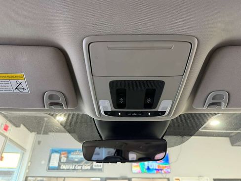 Used 2024 Honda Pilot Touring image 19