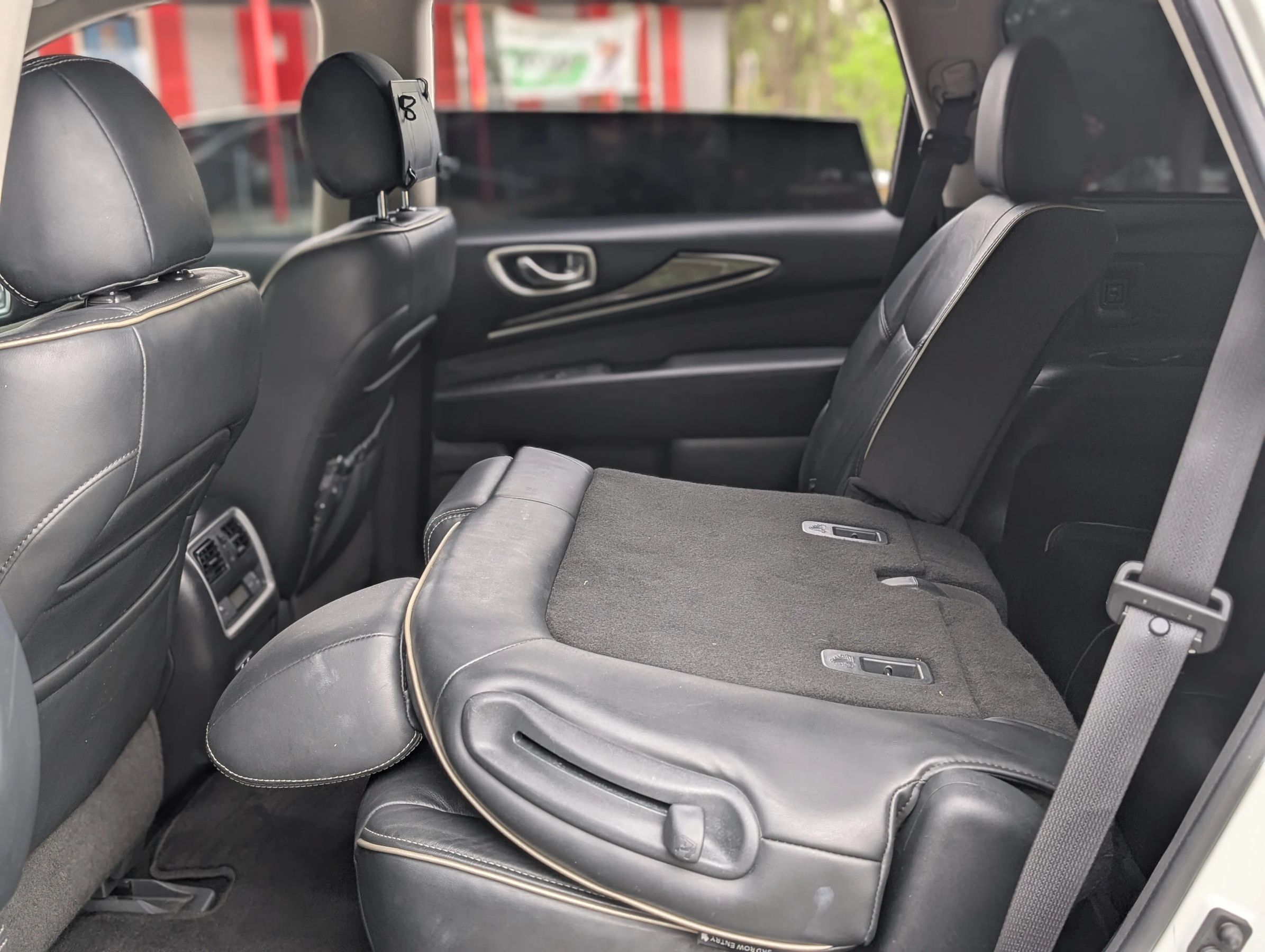 Used 2020 INFINITI QX60 Luxe w/ Essential Package FWD image 21