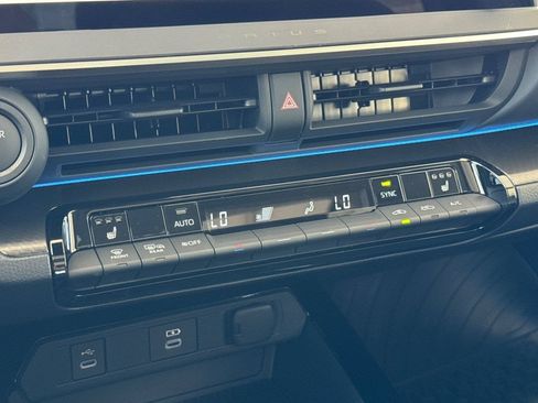 New 2027 Toyota Prius FWD image 24
