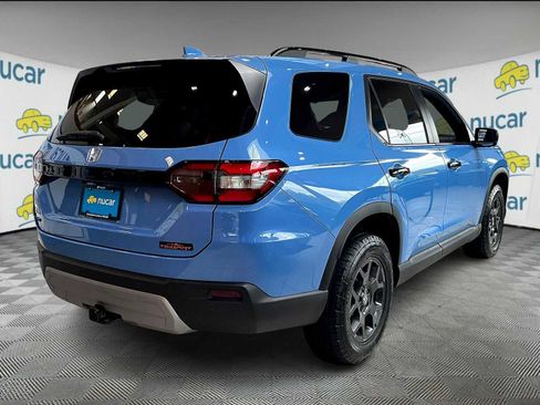 New 2025 Honda Pilot TrailSport image 7