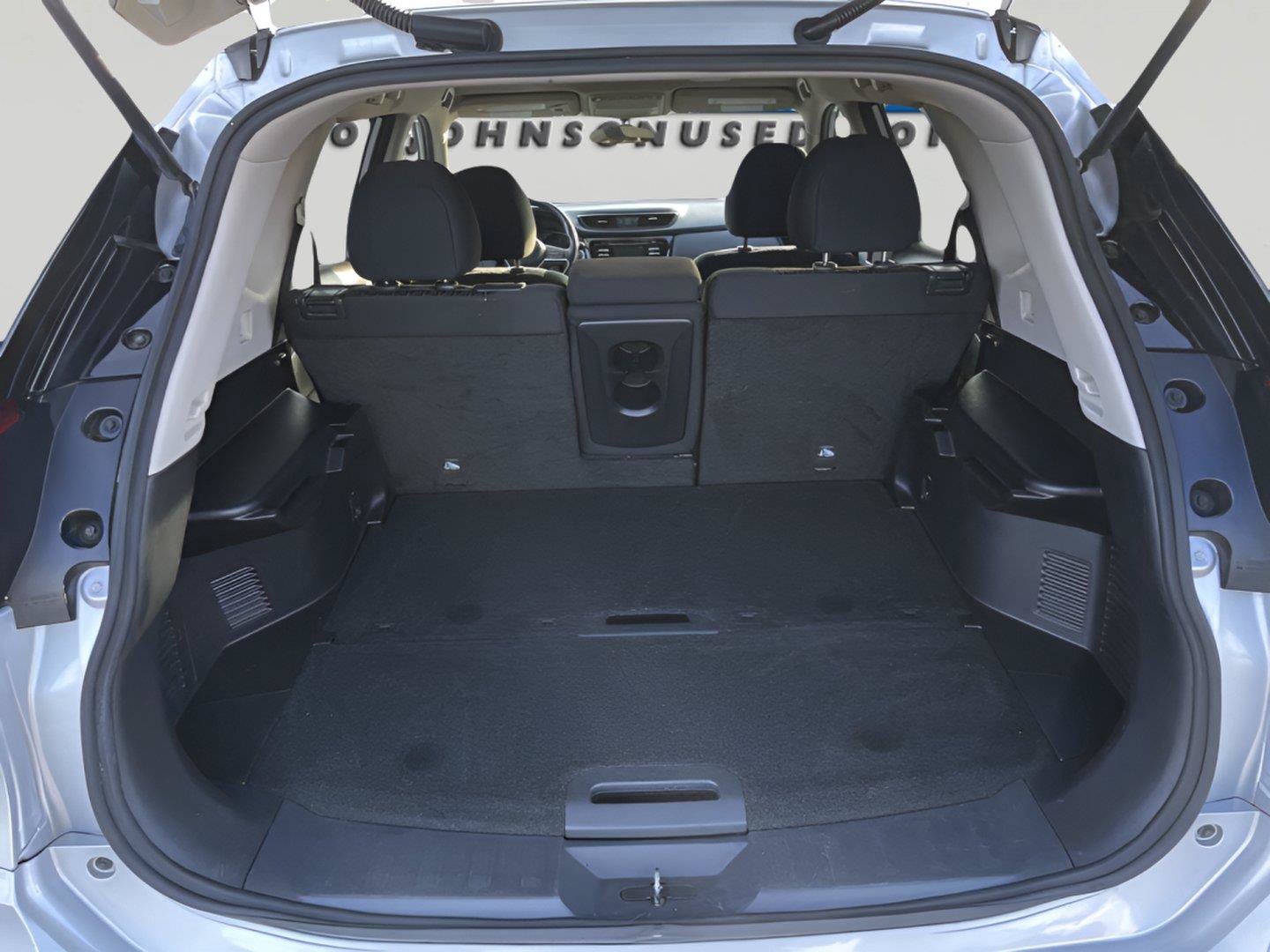 Used 2017 Nissan Rogue SV AWD/4WD image 10