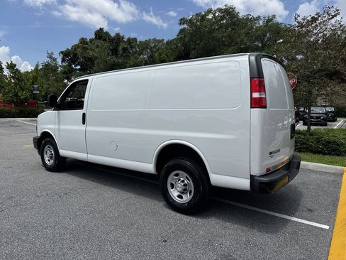 Used 2021 Chevrolet Express 2500 RWD image 12
