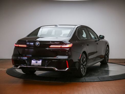 Certified 2023 BMW 740i w/ Parking Assistance Package RWD image 5