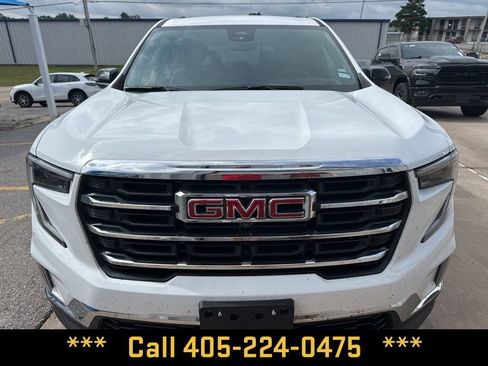 Used 2026 GMC Acadia Elevation w/ Elevation Premium Package FWD image 3