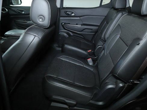 Used 2021 GMC Acadia SLT w/ Preferred Package image 14