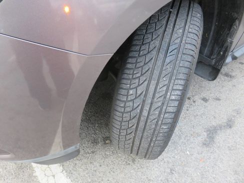 Used 2013 Nissan Pathfinder SV AWD/4WD image 27
