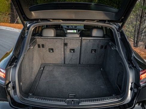 Used 2023 Porsche Macan Turbo image 20