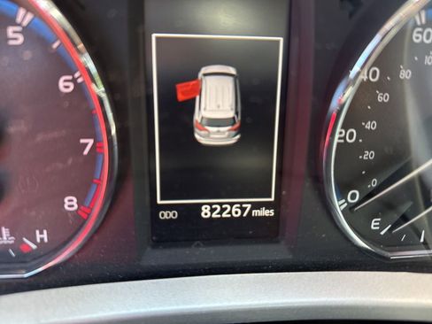 Used 2017 Toyota RAV4 Limited AWD/4WD image 5