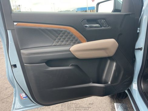 New 2026 GMC Canyon Denali image 9