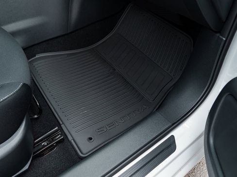 New 2025 Nissan Sentra SV w/ Trunk Package image 27