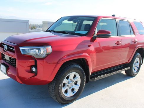 Certified 2024 Toyota 4Runner SR5 Premium image 7