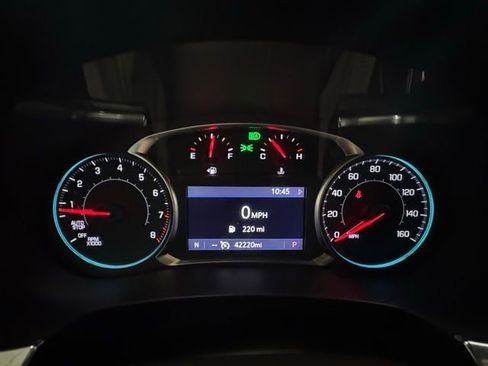 Used 2022 Chevrolet Traverse LT image 19