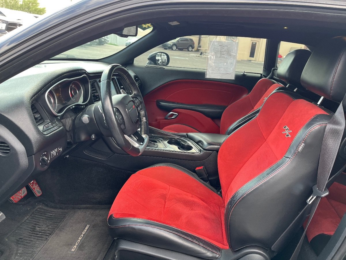 Used 2015 Dodge Challenger R/T Scat Pack w/ Leather Interior Group RWD image 11