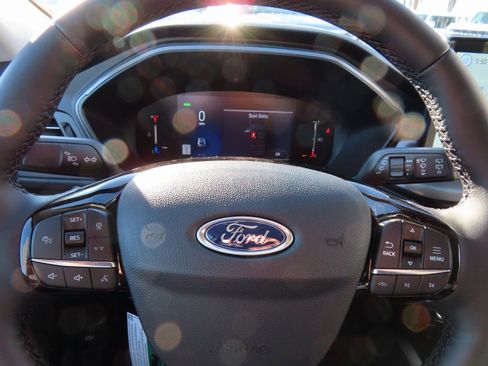 New 2026 Ford Escape SE image 9