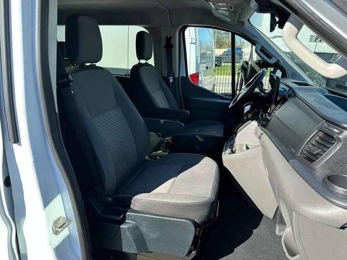 Used 2023 Ford Transit 350 XLT image 9