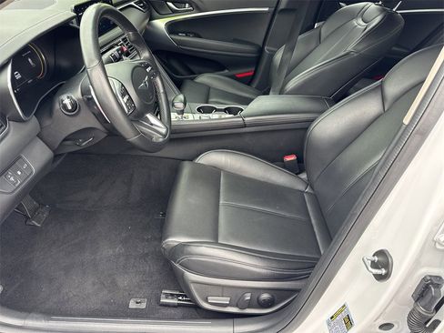 Used 2022 Genesis G70 2.0T image 9