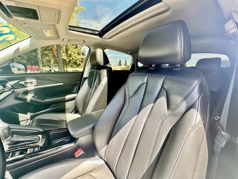 Used 2019 BMW 330i Sedan w/ Convenience Package RWD image 7