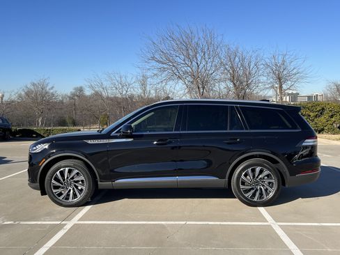 New 2026 Lincoln Aviator Premiere image 4