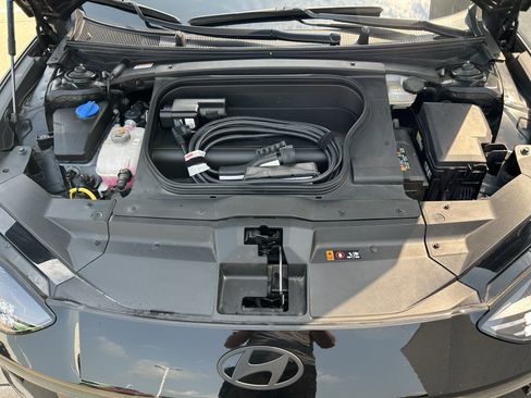 Used 2023 Hyundai Ioniq 6 SEL AWD/4WD image 11