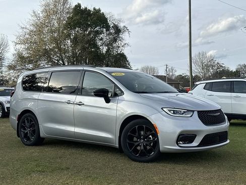 New 2026 Chrysler Pacifica Limited w/ S Appearance Package FWD image 9