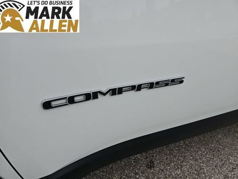 Used 2025 Jeep Compass Limited AWD/4WD image 31
