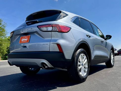 Used 2022 Ford Escape SE w/ Convenience Package AWD/4WD image 5