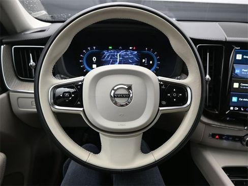Used 2023 Volvo XC60 B5 Ultimate image 24