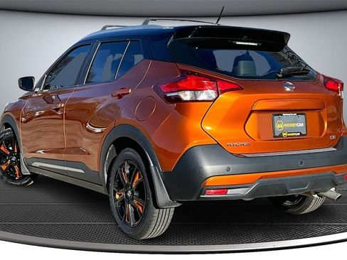 Used 2019 Nissan Kicks SR w/ SR Premium Package image 4