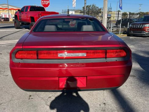 Used 2010 Dodge Challenger SE RWD image 7