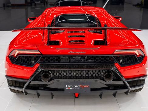 Used 2020 Lamborghini Huracan EVO image 15