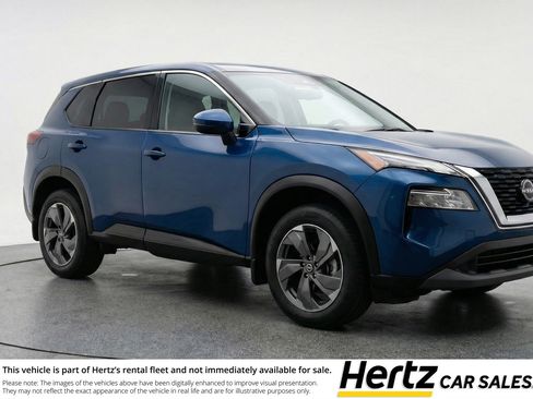 Used 2025 Nissan Rogue SV image 1