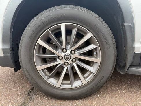 Used 2019 Toyota Highlander XLE image 22