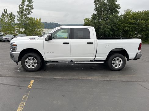 Used 2026 RAM 2500 Big Horn AWD/4WD image 6