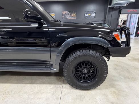 Used 2001 Toyota Land Cruiser AWD/4WD image 16