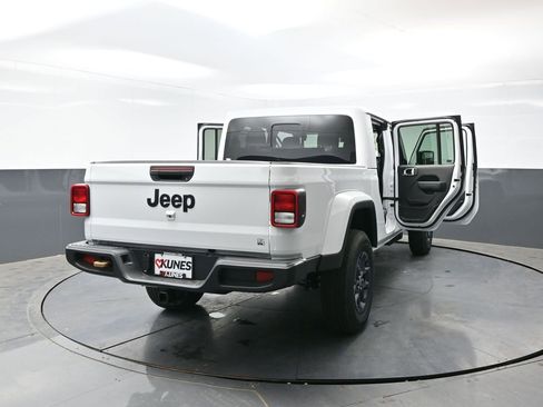 New 2026 Jeep Gladiator Sport AWD/4WD image 44