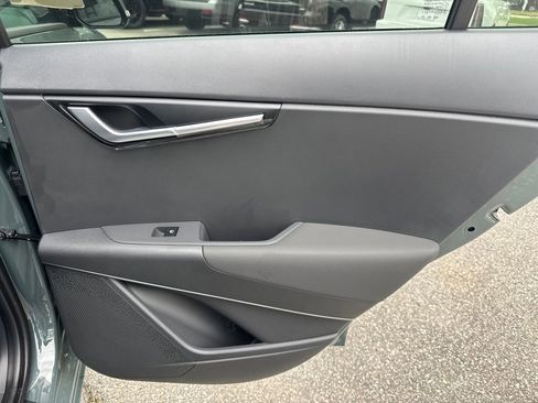 New 2025 Kia Niro SX Touring image 16