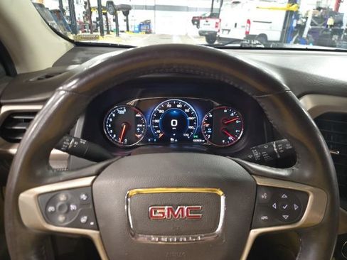 Used 2017 GMC Acadia Denali w/ Technology Package FWD image 17