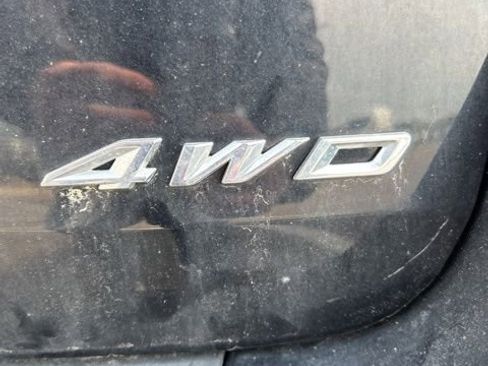 Used 2023 Ford Explorer XLT w/ Equipment Group 202A AWD/4WD image 10