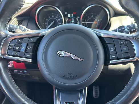 Used 2019 Jaguar E-PACE R-Dynamic SE image 26