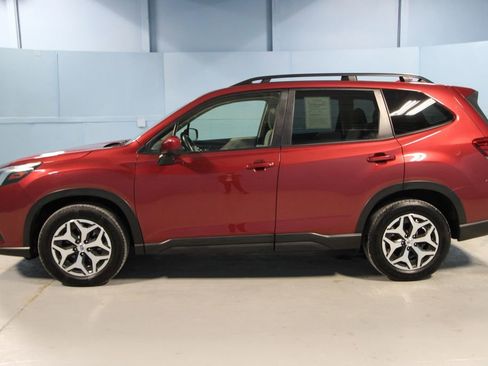 Used 2023 Subaru Forester Premium image 35