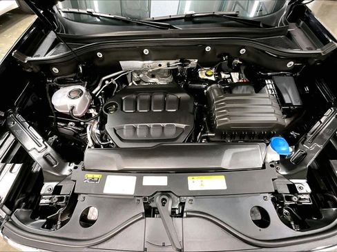 Used 2025 Volkswagen Atlas SE w/ Black Wheel Package image 13