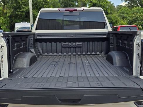 New 2026 GMC Sierra 2500 AT4 w/ AT4 Premium Plus Package AWD/4WD image 8