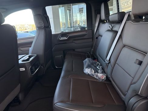 New 2026 GMC Sierra 2500 Denali w/ Denali Reserve Package image 6