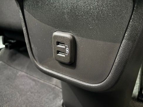 Used 2023 GMC Terrain SLE w/ Driver Convenience Package image 17