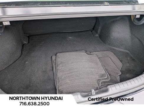 Used 2023 Hyundai Elantra SE image 31