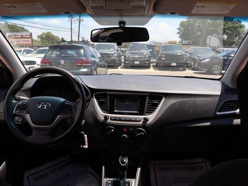 Used 2020 Hyundai Accent SE FWD image 35
