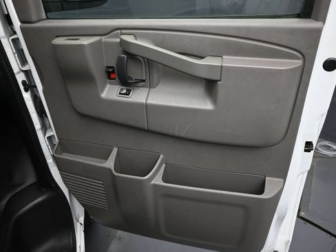 Used 2019 Chevrolet Express 3500 LT w/ LT Preferred Equipment Group RWD image 19
