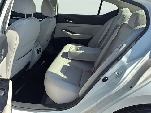 Used 2020 Nissan Altima 2.5 SV image 25