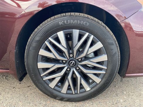 New 2025 Nissan Altima 2.5 SV image 10